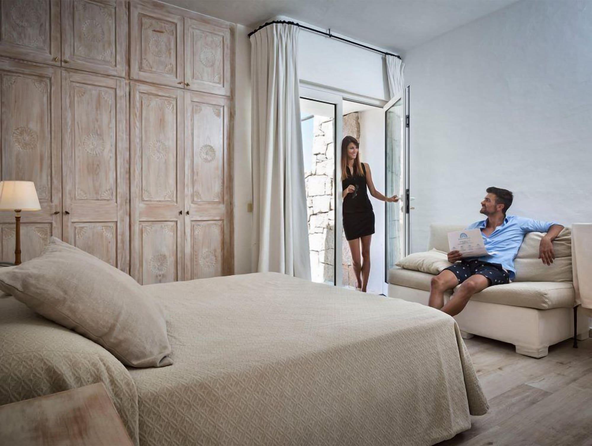 Hotel Grand Relais Dei Nuraghi (Adults Only) Бая Сардиния Екстериор снимка