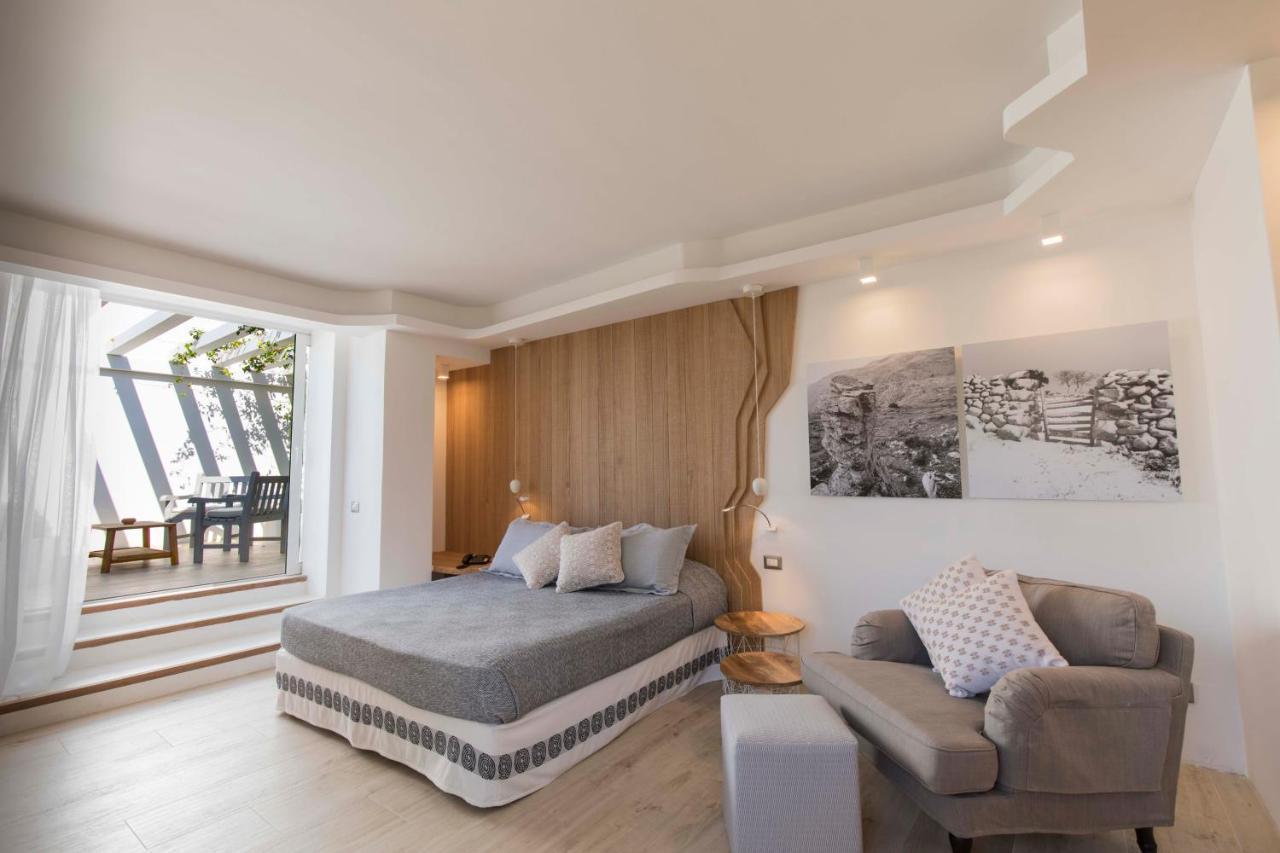 Hotel Grand Relais Dei Nuraghi (Adults Only) Бая Сардиния Екстериор снимка
