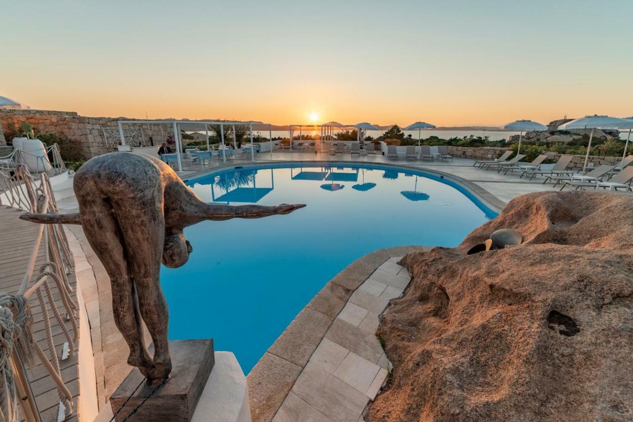 Hotel Grand Relais Dei Nuraghi (Adults Only) Бая Сардиния Екстериор снимка
